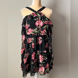 🌟HOST PICK🌟 Beautiful like new floral Express mini dress